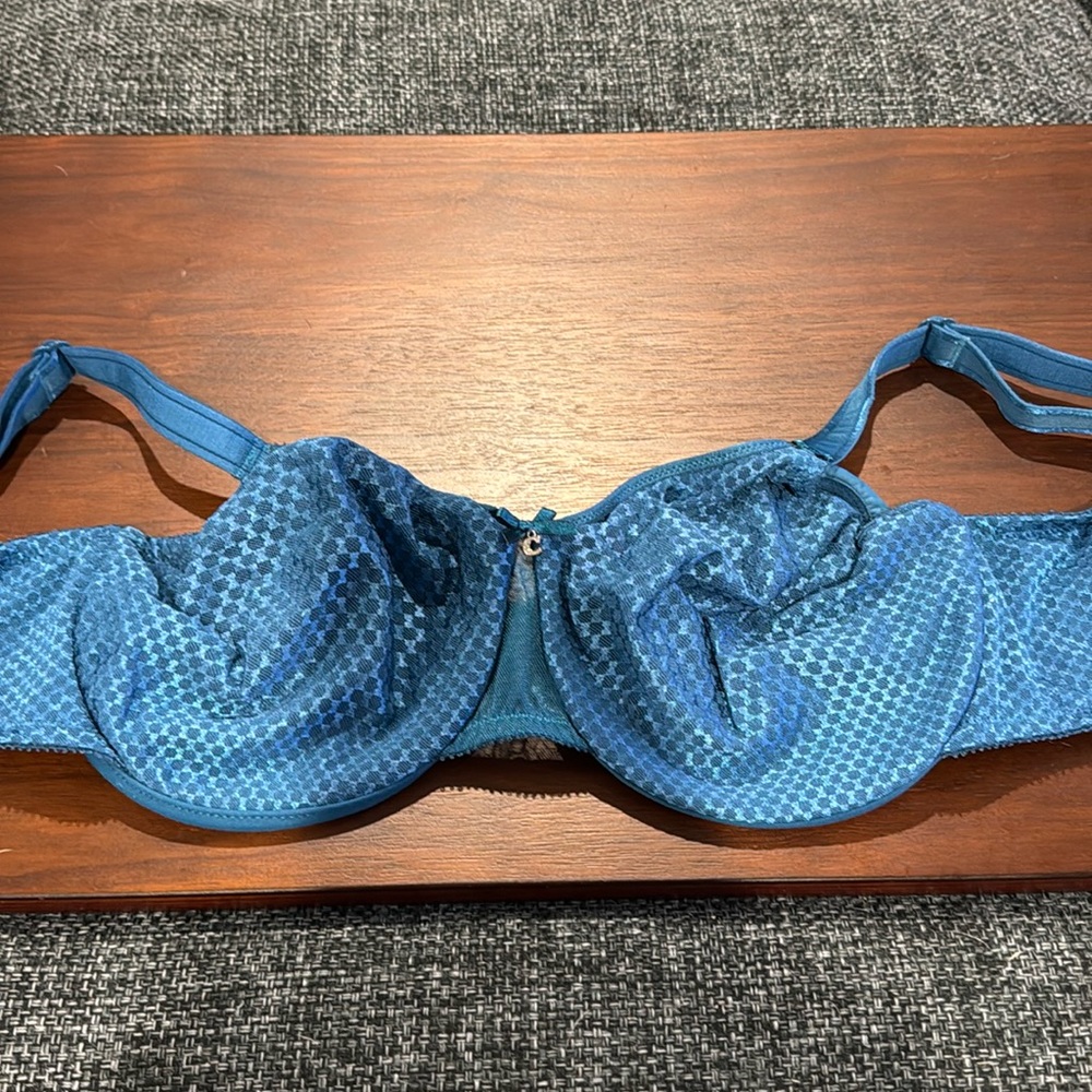 Chantelle C Magnifique Minimizer Bra
